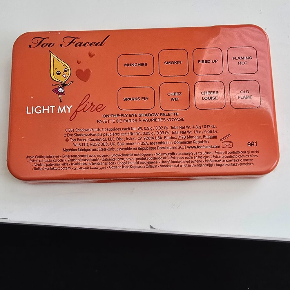 Too Faced Eye Shadow Palette Light My Fire On The Fly Mini - Picture 2 of 3